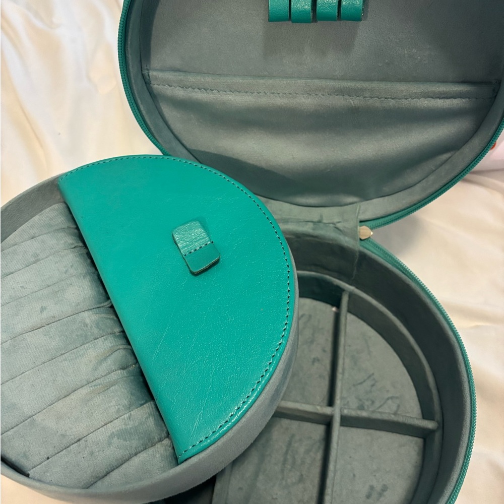 Cowhide jewelry case